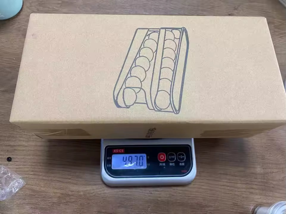 Dispensador y Organizador de Huevos, Compacto para Almacenamiento Eficiente de Alimentos en el Refrigerador, Forma Rectangular.
